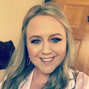 Meet your Posher, Whitney